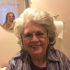 Meet your Posher, Linda